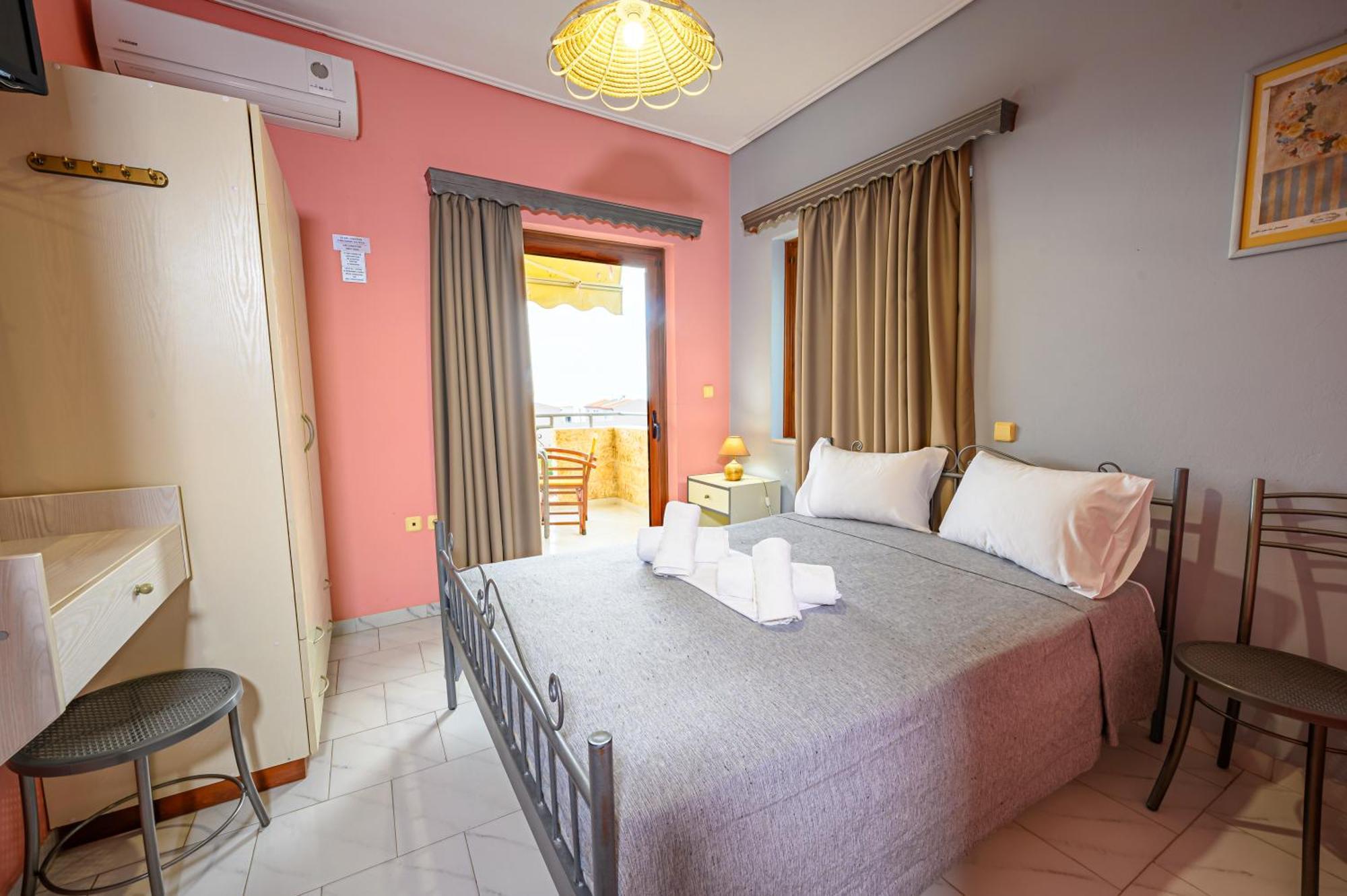Iliahtida Apartments โรเวียส ภายนอก รูปภาพ