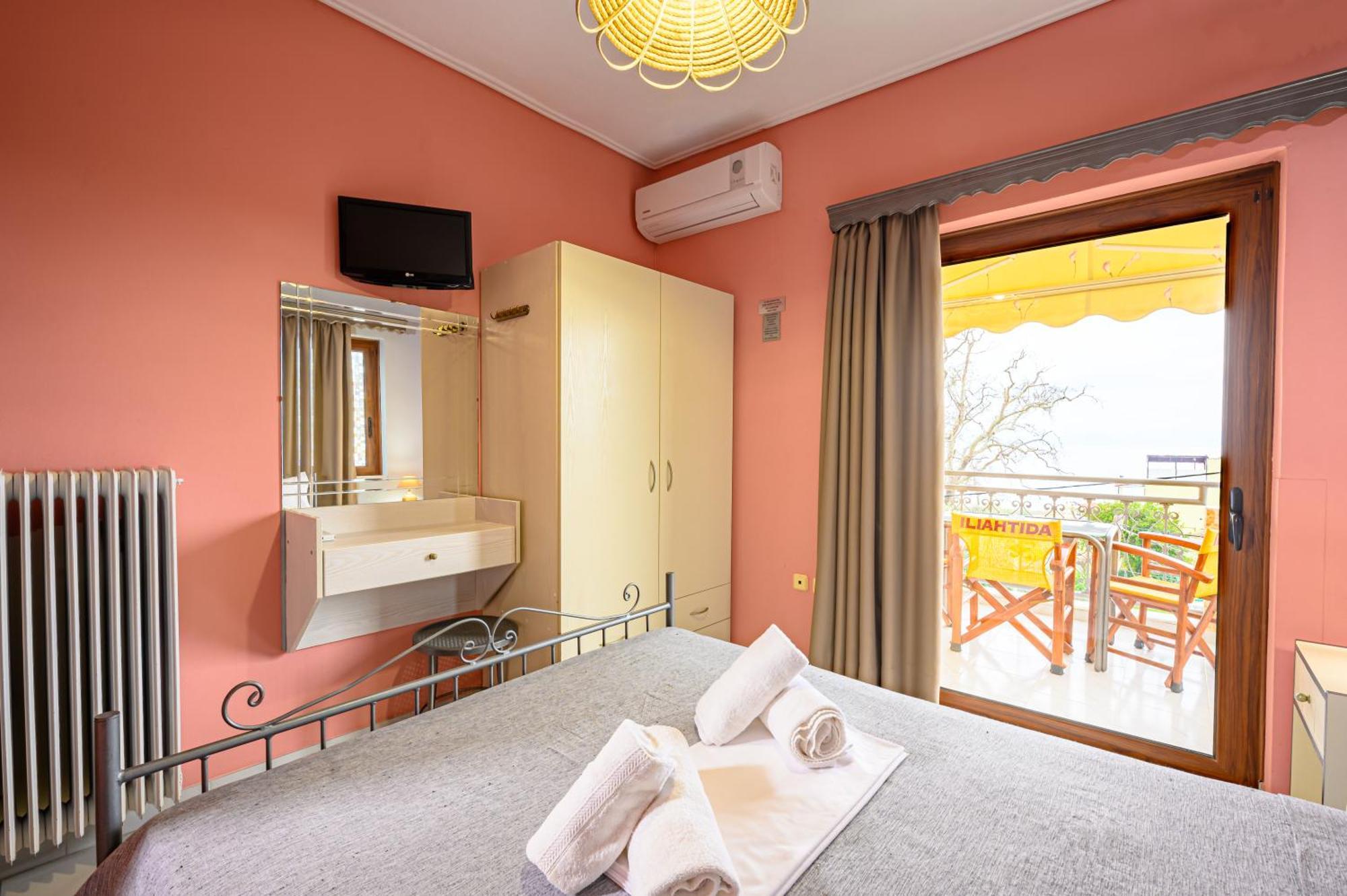 Iliahtida Apartments โรเวียส ภายนอก รูปภาพ