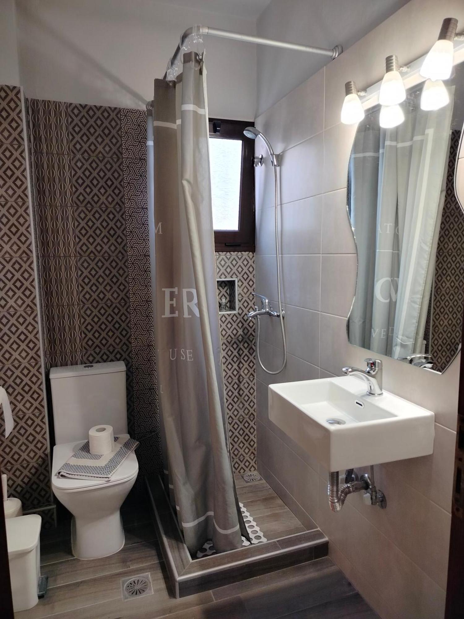 Iliahtida Apartments โรเวียส ภายนอก รูปภาพ